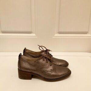 Louise et Cie Brown/Taupe Metallic Leather Lace-Up Vintage Style Loafers
